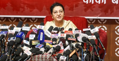  पूर्वराष्ट्रपति भण्डारी भन्छिन्- एमालेलाई सफल बनाउन राजनीतिमा फर्किन खोजेकी हुँ 