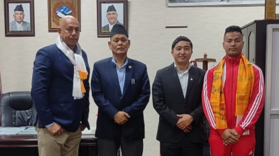  रजत विजेता दावालाई सम्मान 