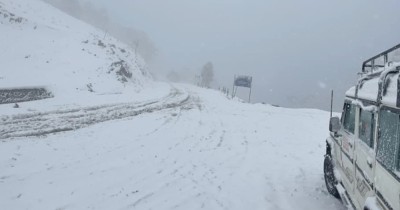  ढोरपाटन क्षेत्रमा हिमपात, जनजीवन प्रभावित 