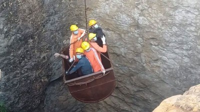  असम खानी दुर्घटना : पानी भरिएको खानीबाट एक नेपालीसहित ४ कामदारको शव निकालियो 