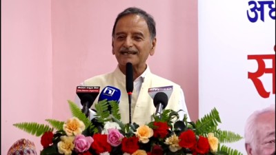  ‘यथार्थपरक भएर जनताको हित हुनेगरी संविधान संशोधन हुनुपर्छ’ 