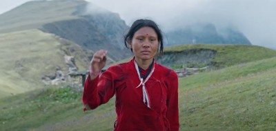  लाज शरणम्‌को ‘च्यातिएको चोली’ 