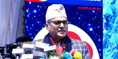  बैंक तथा वित्तीय संस्थाहरुप्रति भ्रम छर्ने काम भइरहेको छ : गभर्नर 