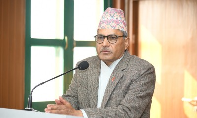  वित्तीय क्षेत्रको संवेदनशीलता बुझेर अगाडि बढ्न आवश्यक छ : गभर्नर अधिकारी 