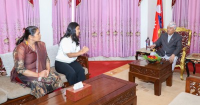  राष्ट्रपतिसँग विपिन जोशीका परिवारको भेट 