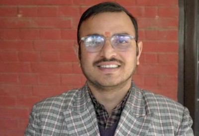  बीमा प्राधिकरणका अध्यक्ष ओझा निलम्बित, पूर्वन्यायाधीश गिरीको अध्यक्षतामा छानबिन समिति गठन 