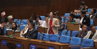  सबै नेपालीको अनिवार्य स्वास्थ्य बिमा गरौं : तोसिमा कार्की 