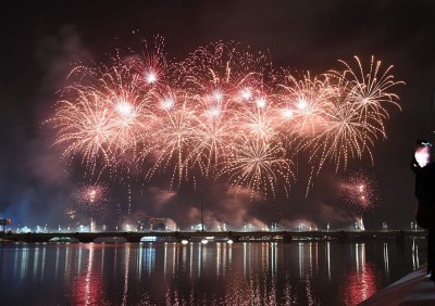  नयाँ वर्षमा आतिशबाजी पड्काउँदा पाँच जनाको मृत्यु, १३ जना प्रहरी घाइते 