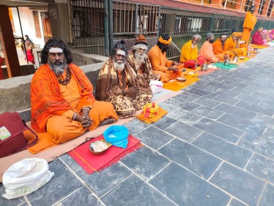  महाशिवरात्रिमा आएका साधुसन्तको बिदाइ 