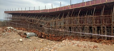  बाढीले उदयपुरमा निर्माणाधीन पक्की पुलमा क्षति, फर्मा र टेका बगाउँदा पुल भाँचियो 