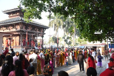  चैते दसैँ : देशभरका शक्तिपीठमा भक्तजनको घुइँचो (फोटो फिचर) 