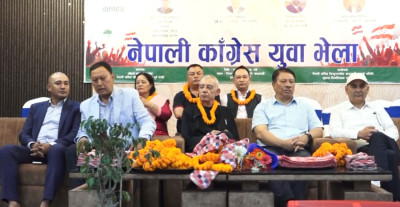  सर्वोच्चको आदेशले हौसिएका कांग्रेस संस्थापनइतर समूह, देउवा स्वदेश फर्किदै गर्दा ‘बुरुकबुरुक’ 
