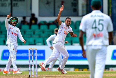  बंगलादेशलाई हराउँदै श्रीलंका टेस्ट शृंखलामा विजयी 