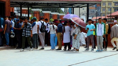  धरहरा खुल्ला गरिएपछि चढ्न जाने सर्वसाधारणको लर्को(भिडियो सहित) 