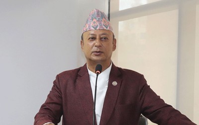  पूर्वमन्त्री खड्कालाई थुनामुक्त गर्न सर्वोच्चको आदेश 