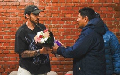  एनपीएल खेल्न नेपाल आइपुगे स्टार क्रिकेटर प्लेसिस 