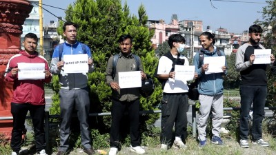  क्यालेन्डरमा नभइ ग्राउन्डमा फुटबल चाहियो भन्दै सरोकारवालाको एन्फा मुख्यालयमा धर्ना 