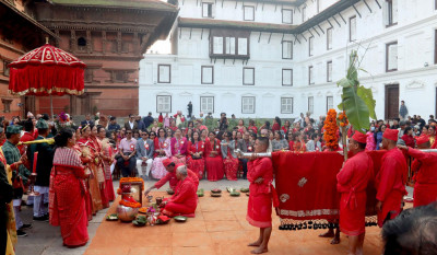  गोरखाबाट ल्याइएको फूलपाती हनुमानढोका दसैँघरमा भित्र्याइयो 