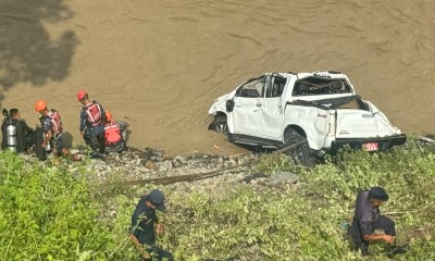  सुनकोसीमा खसेको गाडी भेटियो, नदीमा बेपत्ता तीन जनाको खोजी जारी 