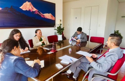  नेपालमा लगानी भित्र्याउने वातावरण बनाउनका लागि भूमिका खेल्न राजदूतलाई सञ्चारमन्त्रीको आग्रह 