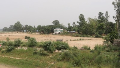  तीन सय रोपनी खेत बन्यो बगर 