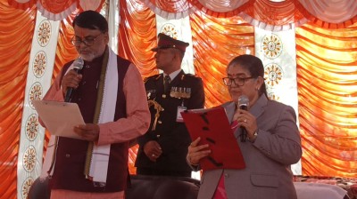  मधेस प्रदेशका नवनियुक्त मुख्यमन्त्री सोनलद्वारा शपथ ग्रहण 