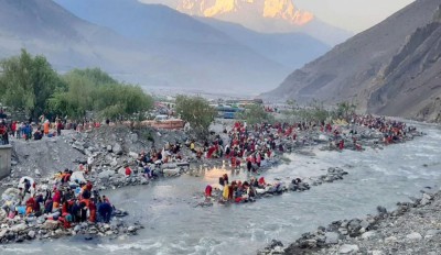  मुस्ताङको कागबेनी स्नानस्थल जोखिमपूर्ण, भक्तजनलाई दुर्घटनाको डर 