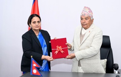  राष्ट्रपतिसमक्ष महान्यायाधिवक्ता कार्यालयको वार्षिक प्रतिवेदन पेस 