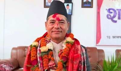  नवनियुक्त मुख्यमन्त्री शाहीद्वारा पदभार ग्रहण 