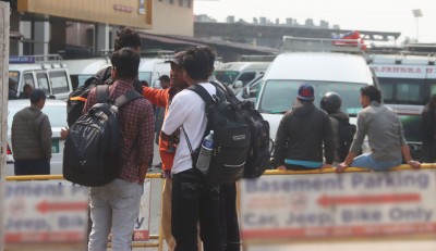  धमाधम गाउँ फर्किदैँ मतदाता, काठमाडौंमा सवारी चाप कम 