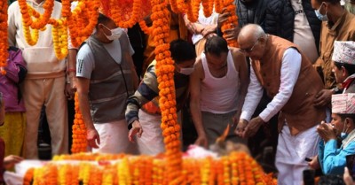  केपी ओलीका पिताको पशुपति आर्यघाटमा अन्त्येष्टि 