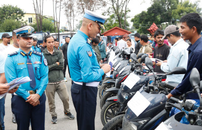  चोरिएका ५० थान मोटरसाइक सम्बन्धित धनीलाई हस्तान्तरण 