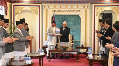  निर्वाचन प्रतिवेदन राष्ट्रपतिसमक्ष पेस 