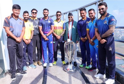  प्रधानमन्त्री ओलीद्वारा धरहरा परिसरबाट एनपीएलको ट्रफी सार्वजनिक 