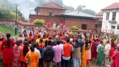  कैलाश क्षेत्रमा पसल राख्न नपाईने 