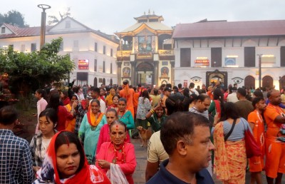  साउनको अन्तिम सोमबारः एक लाख बढीले गरे पशुपतिनाथको दर्शन (फोटोसहित) 
