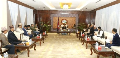  प्रधानमन्त्री कार्कीद्वारा सातै प्रदेशका मुख्यमन्त्रीसँग बालुवाटारमा छलफल 