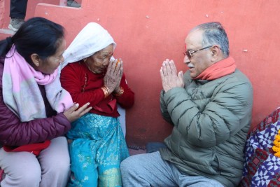  प्रचण्ड रुकुम पूर्वका सहिद परिवार र मतदातासँगको भेटघाटमा व्यस्त 