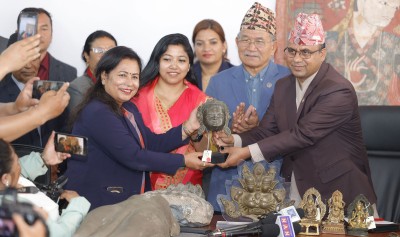  चोरेर अमेरिका पुर्‍याइएका २१ वटा पुरातात्त्विक महत्त्वका वस्तु फिर्ता 