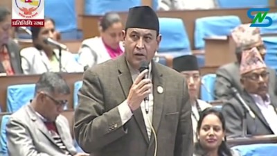  पूर्वराजा ज्ञानेन्द्रले निशान छाप र नेपाली झण्डाको अपमान गरे : सांसद खतिवडा 