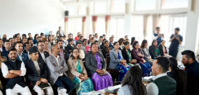  आफ्ना सांसद र मन्त्रीलाई संयमित भएर प्रस्तुत हुन लामिछानेको निर्देशन 