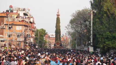  रातो मच्छिन्द्रनाथको रथलाई तानेर गाःबहाल पुर्‍याइयो 