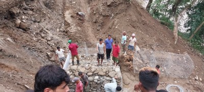  पहिरो खसेपछि फेरि रोकियो मेची राजमार्गको मर्मत सम्भार 