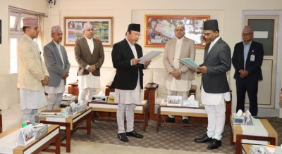  राष्ट्र बैंकका नवनियुक्त गभर्नर पौडेलले लिए शपथ 