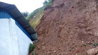  पहिरोले विद्यालय भवन भत्किँदा पठनपाठन प्रभावित 