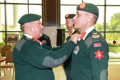  प्रधान सेनापतिद्वारा पदोन्नति भएका सहायक रथीलाई दर्ज्यानीचिन्ह प्रदान 