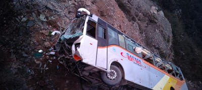  चितवनको सेतीदोभानमा भएको बस दुर्घटना : घाइते सबैको परिचय खुल्यो [नामसहित] 