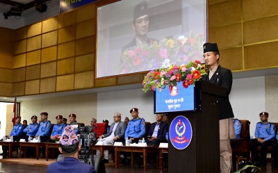  निर्धक्क भएर आफ्नो जिम्मेवारी बहन गर्न प्रहरी कर्मचारीलाई गृहमन्त्रीको निर्देशन 