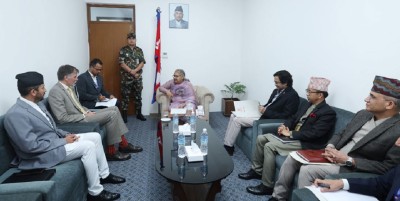  जर्मन राजदूतलाई  प्रधानमन्त्री कार्कीको आग्रह: राहदानी छपाईका लागि पहल होस् 