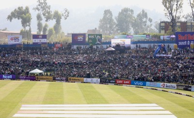  एनपिएलः त्रिवि क्रिकेट मैदानमा भीडमा च्यापिँदा दुई प्रहरी सहित ७ जना घाइते 